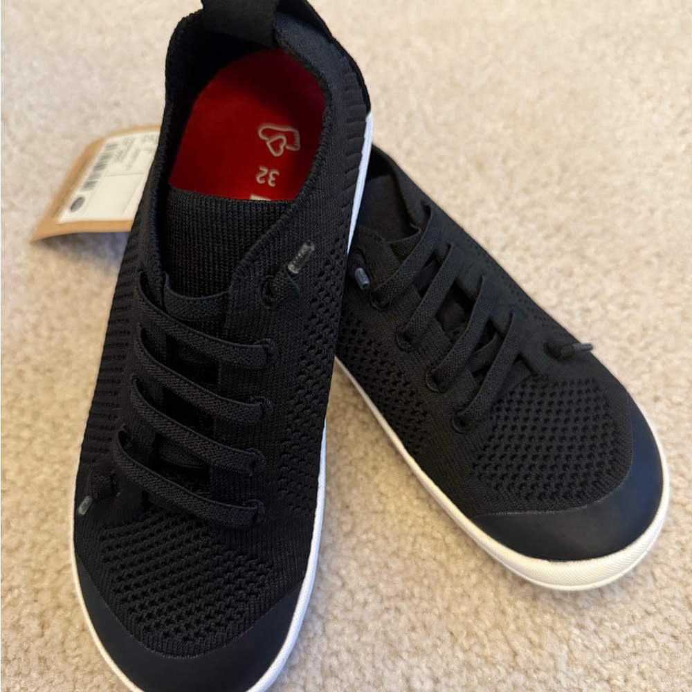 NWT Barefoot sneakers, US 1.5-2 (EU33)